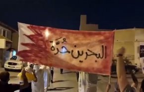 تظاهرات شبانه در بحرین در اعتراض به سفر کوخافی + فیلم