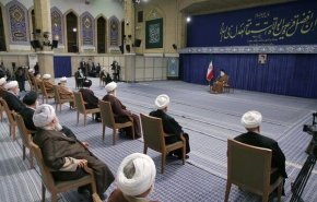 قائد الثورة الاسلامية: التنازل لأميركا لإلغاء الحظر يعد خطأ كبيرا