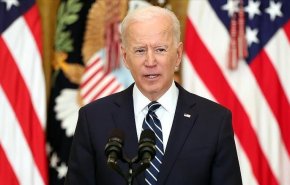 بايدن يعلن تعليق العلاقات التجارية مع روسيا  
