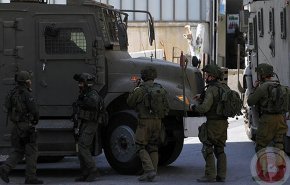 اعتقال ١٢ مواطنا فلسطينيا من قبل جنود الاحتلال بالضفة الغربية