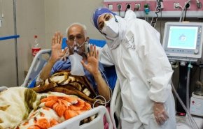تراجع وفيات كورونا اليومية في ايران الى 98 حالة