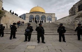 الاحتلال يمنع مواطنين من الضفة من الدخول للمسجد الأقصى