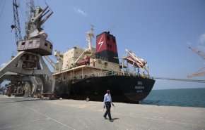 شركة النفط اليمنية: التحالف يفرج عن سفينة مازوت ويواصل احتجاز 3 سفن وقود 