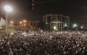 مظاهرات ليلية في السودان عشية ذكرى بدء الاعتصام بمحيط قيادة الجيش