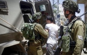 قوات الاحتلال تعتقل 5 فلسطينيين من باب العامود
