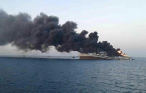 19 قتیلا وجریحا في حريق اندلع على متن سفينة تجارية قبالة سواحل عدن