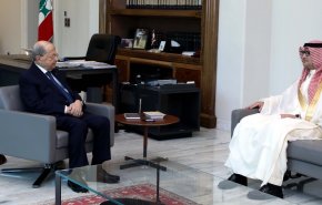 الرئيس اللبناني عون يستقبل سفير السعودية في بيروت
