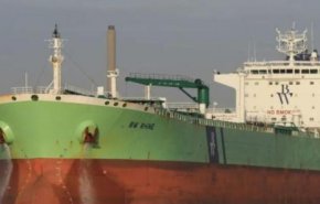 إنقاذ طاقم سفينة محملة بالوقود جنحت في سواحل قابس التونسية