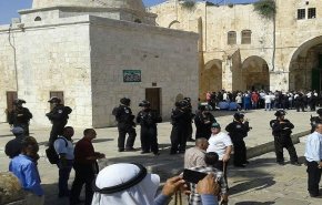 قوات الإحتلال تفرض اليوم قيودا على وصول الفلسطينيين للمسجد الأقصى
