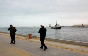 قيس سعيد يكلف الجيش التونسي بالتدخل لمنع 'كارثة بحرية'