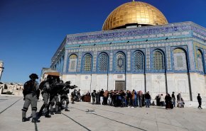 الاحتلال يجعل زيارة الاقصی 'مهمة مستحيلة' للفلسطينيين