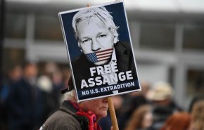 رئيس تحرير 'ويكيليكس': مذكرة تسليم أسانج إلى واشنطن تعني الحكم عليه بالإعدام