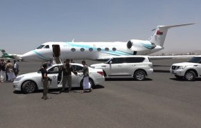 بالفيديو.. وفد عماني في صنعاء لبحث استمرار الهدنة ووقف الحرب