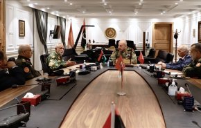 رئيس أركان الجيش الليبي يبحث 
