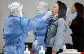 ارتفاع الإصابات بكورونا في بكين والمسؤولون يشددون إجراءات الحد من الفيروس