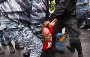 اعتراضات در ارمنستان به خشونت کشیده شد+فیلم