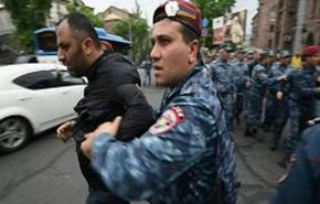  الشرطة الأرمينية تعتقل حوالي 170 متظاهرا في يريفان ومناطق أخرى