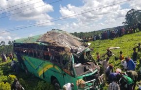 أوغندا: مصرع 20 شخصا بعد تحطم حافلة ركاب في غرب البلاد