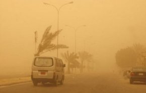 محافظة عراقية تسجل أكثر من 100 حالة اختناق بسبب الغبار