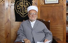 الاحتلال يمنع خطيب المسجد الأقصى الشيخ عكرمة صبري من السفر لمدة 4 أشهر