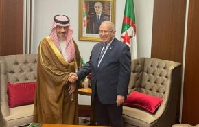 وزير الخارجية السعودي يزور الجزائر