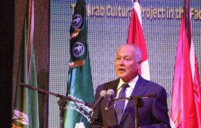 الأمين العام لجامعة الدول العربية يصل إلى مسقط 