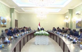 شاهد..خلاف حاد بين المجلس الانتقالي وما يسمى بالمجلس الرئاسي اليمني