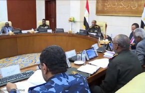 مجلس الأمن والدفاع السوداني يبحث رفع حالة الطوارئ