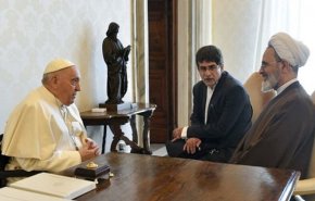 مدير الحوزات العلمية في ايران يلتقي بابا الفاتيكان