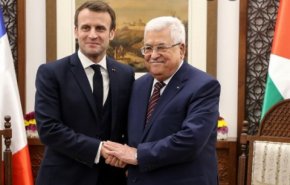 عباس يحث ماكرون على تقديم مبادرات فاعلة لحل القضية الفلسطينية