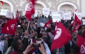 دودستگی در تونس در سایه تدابیر رئیس‌جمهور
