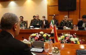 وزير الدفاع الإيراني: صناعاتنا العسكرية يمكن أن تكون فعالة في توفير الأمن للعراق