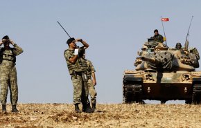 صحيفة: الجيش التركي اتخذ مواقع قتالية حول تل رفعت ومنبج وينتظر الأوامر
