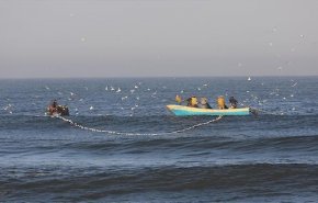 اصابة ثلاثة صيادين قبالة بحر منطقة السودانية