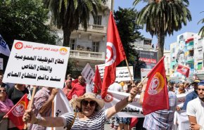 «اتحاد الشغل» التونسي يفعّل ضغوطه: أوّل إضراب عام بوجه سعيد