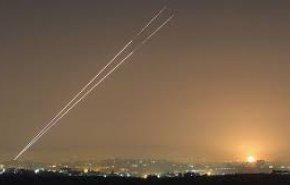 إطلاق صواريخ المقاومة من غزة تجاه عسقلان المحتلة