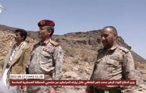 وزير الدفاع اليمني لدول العدوان: نمتلك أسلحة عالية التأثير والتقنية