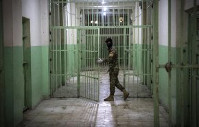 أنباء عن هروب عناصر من 'داعش' من سجن الرقة المركزي