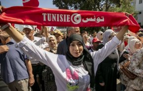 تونس.. تظاهرات رافضة لقرارات الرئيس وإضراب القضاة يستمر