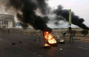 حملة اعتقالات واسعة في عدن واستمرار الاحتجاجات