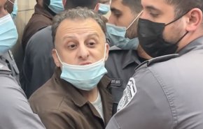 شؤون الأسرى الفلسطينية: إدارة سجون الاحتلال ماطلت لنقل الأسير قادري للمستشفی