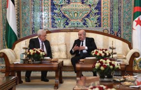 محمود عباس يصل الجزائر للمشاركة في احتفالات الذكرى الـ 60 لاستقلالها