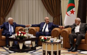 لقاء تاريخي بين عباس وهنية في الجزائر بحضور تبون