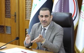 وزير التخطيط العراقي: نظام الرواتب وضع بعض الموظفين تحت خط الفقر