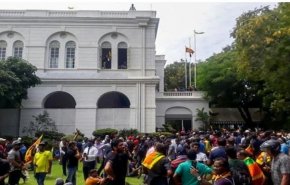 سريلانكا.. فرار الرئيس بعد اقتحام المتظاهرين للمقر الرسمي
