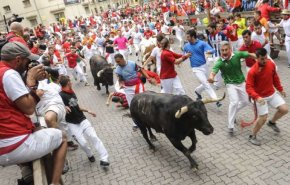 إسبانيا.. إصابة 18 شخصا على الأقل في مهرجان ثيران تقليدي