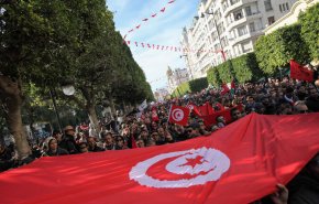 تونس.. فرض منع سفر على وزير ومسؤولين سابقين على خلفية شبهات فساد
