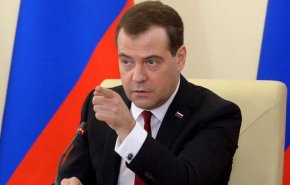 ميدفيديف: الغرب سيمزق روسيا إذا لم تنتهج سياسة مستقلة