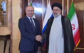 رئيسي وبوتين يؤكدان مواصلة تنمية العلاقات الاستراتيجية بين بلديهما