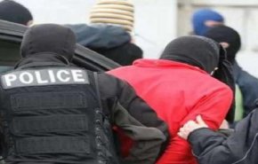 احتجاز 'إرهابي' طعن رجل شرطة في تونس

